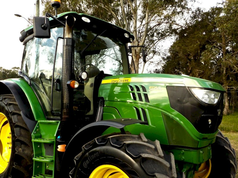 Late model 2015 John Deere 6125R 4x4 125hp Agricultural Farm Tractor