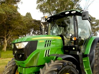 Late model 2015 John Deere 6125R 4x4 125hp Agricultural Farm Tractor