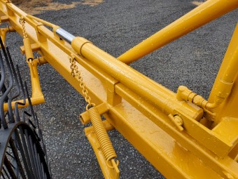 HAY RAKE, 11 wheel inline.