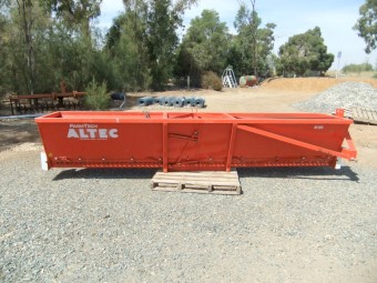 Farm Tech Drop Spreader