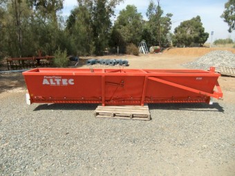 Farm Tech Drop Spreader