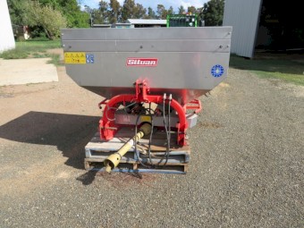 Silvan Twin Spinner Linkage Spreader