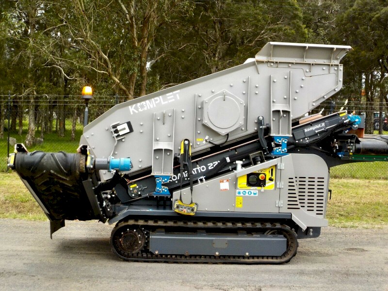 Late model 2019 Komplet Kompatto 221 Powerscreen Screening Machine Only 52 hours