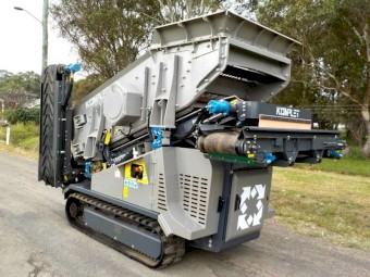 Late model 2019 Komplet Kompatto 221 Powerscreen Screening Machine Only 52 hours