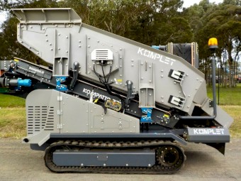 Late model 2019 Komplet Kompatto 221 Powerscreen Screening Machine Only 52 hours