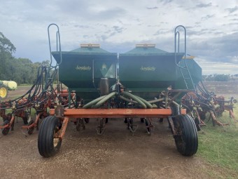 30 ft Rogrow, Simplicity mounted bins with small seed box