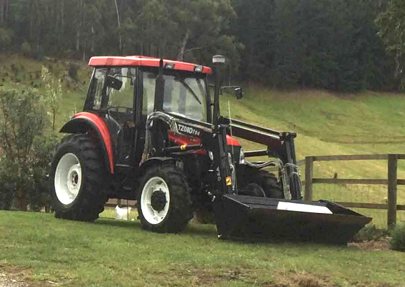 2015 YTO X704 Tractor with FEL - Low Hours