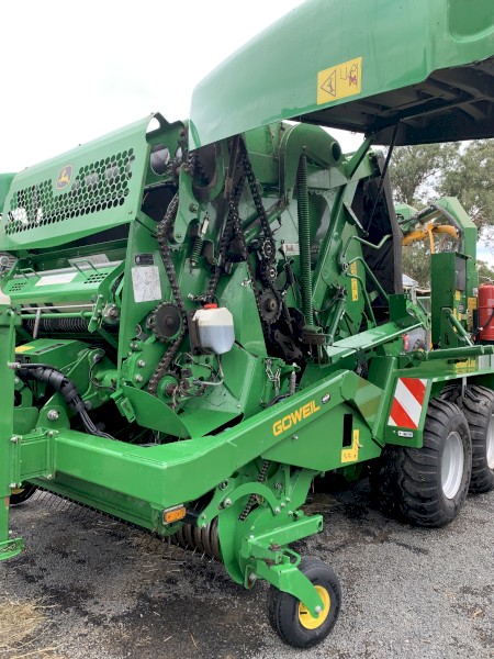2018 John Deere 960 Round Baler with Goweil G5040 Bale Wrapper