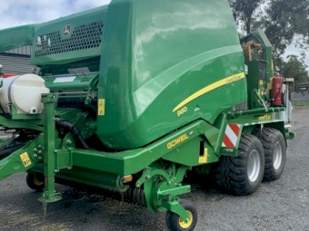 2018 John Deere 960 Round Baler with Goweil G5040 Bale Wrapper