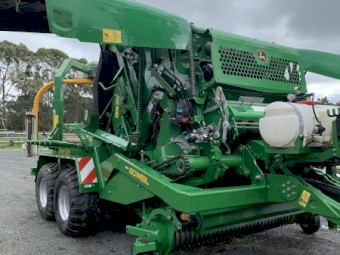 2018 John Deere 960 Round Baler with Goweil G5040 Bale Wrapper