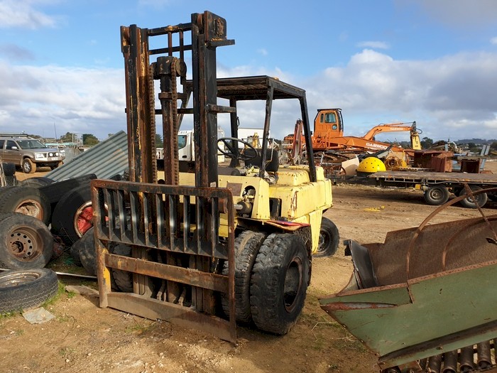Komatsu FG40 Forklift - Suit spares or restore