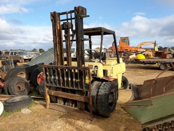 Komatsu FG40 Forklift - Suit spares or restore