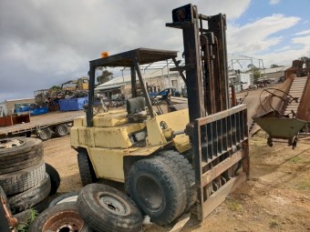 Komatsu FG40 Forklift - Suit spares or restore