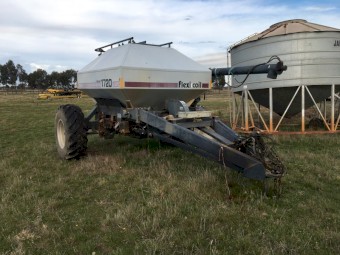 1720 flexicoil Air seeder box and rollers 