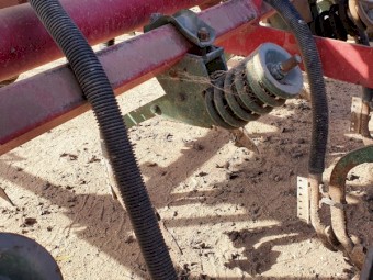 International 511 20 run Seeder