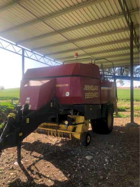 New Holland BB940 Baler