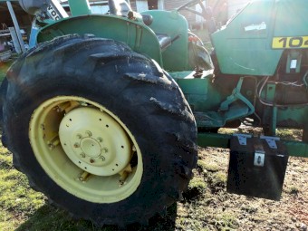 John Deere 1040 Tractor