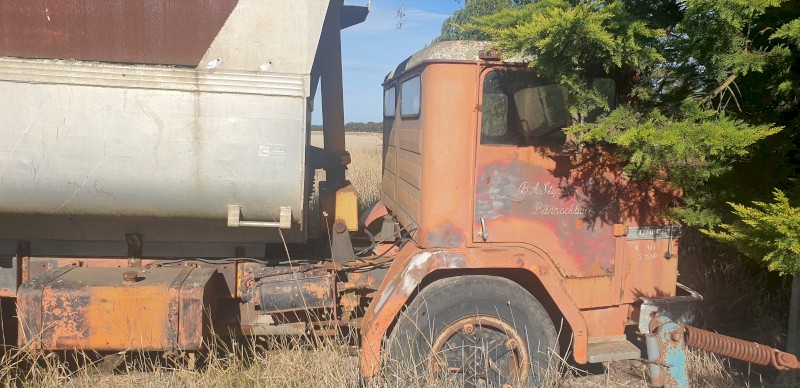 C1800 International Farm Truck