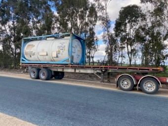 40' Flat trailer with Stainless Steel Water Tank