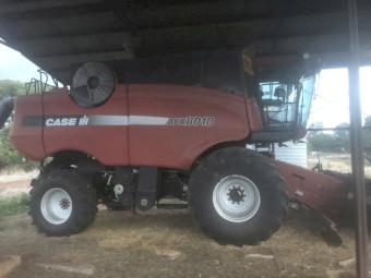 2004 Case IH 8010 with 2052 -39 foot front