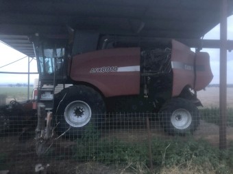 2004 Case IH 8010 with 2052 -39 foot front