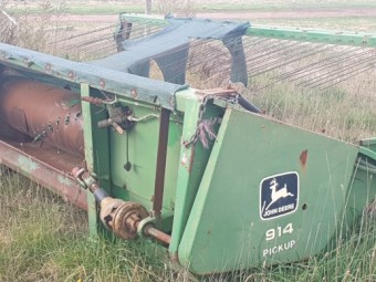 John Deere 914 Pick Up Front