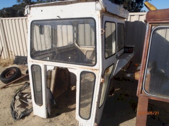 Tractor cab suit Ford