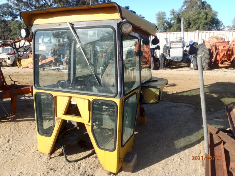 Tractor cab suit Chamberlain