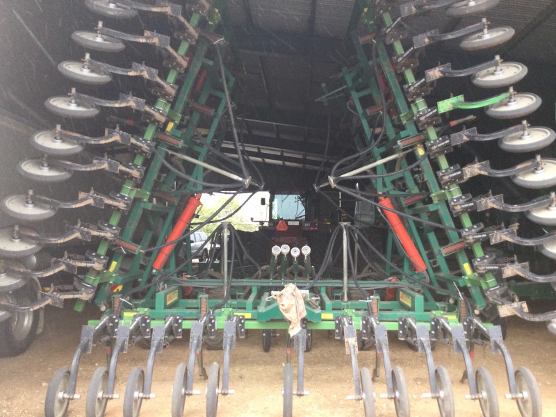 Janke 12m Air Seeder with Simplicity 9000L Air Cart To be sold as whole