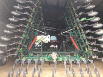 Janke 12m Air Seeder with Simplicity 9000L Air Cart   To be sold as whole unit