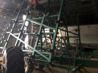 Janke 12m Air Seeder with Simplicity 9000L Air Cart   To be sold as whole unit