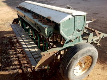 John Shearer 16 run Disc Seeder