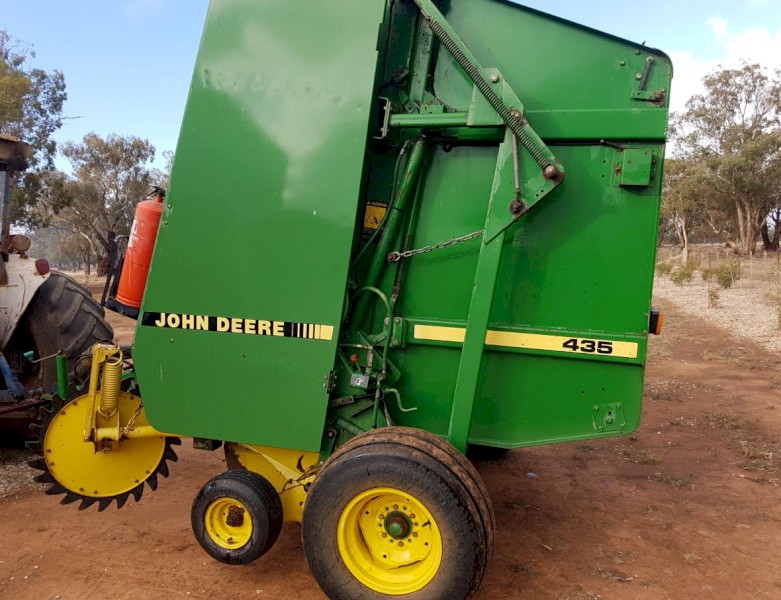 John Deere Round Baler 435