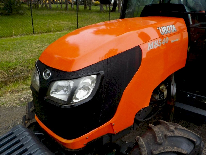 2014 Kubota M8540N Narrow 4x4 Orchard/Vineyard Compact Agricultural Farm Tractor