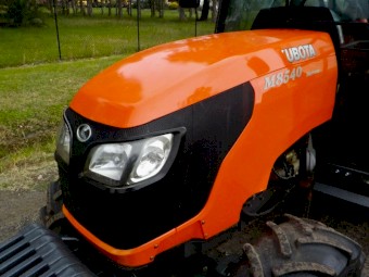 2014 Kubota M8540N Narrow 4x4 Orchard/Vineyard Compact Agricultural Farm Tractor