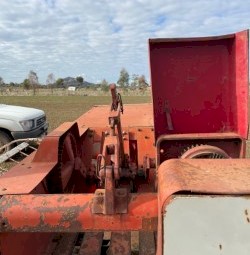 International 440 Baler
