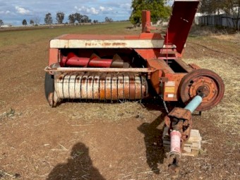 International 440 Baler