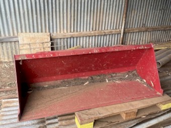 International 585 Tractor