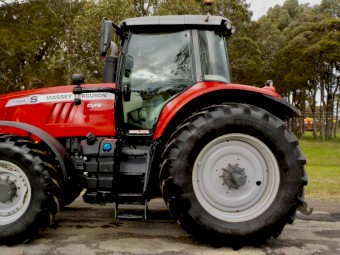 Late model 7/2019 Massey Ferguson 7724 S Dyna 6 260 hp 4x4 Tractor