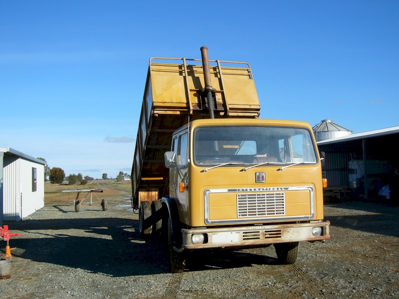 1976 ACCO 1810 A