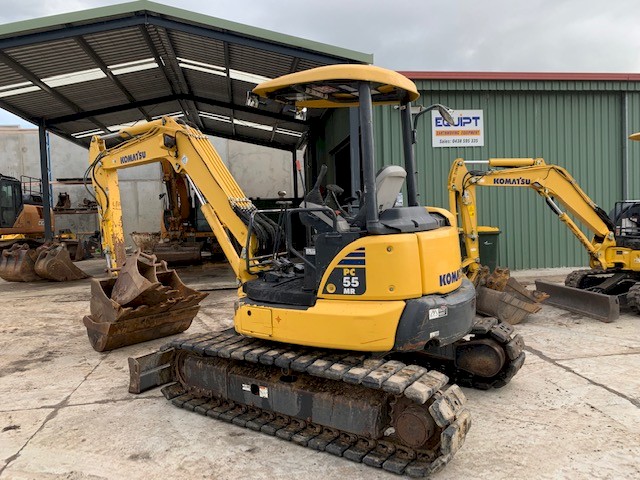 PC55MR-3 KOMATSU EXCAVATOR WITH 4 BUCKETS