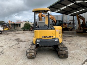 PC55MR-3 KOMATSU EXCAVATOR WITH 4 BUCKETS