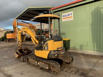 PC30MR-3 WITH 3 BUCKETS