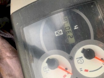 PC30MR-3 WITH 3 BUCKETS