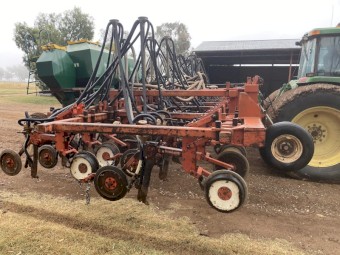 9m Rogro Ground Hound Airseeder
