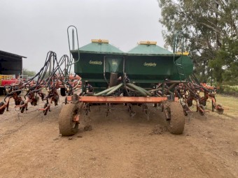 9m Rogro Ground Hound Airseeder