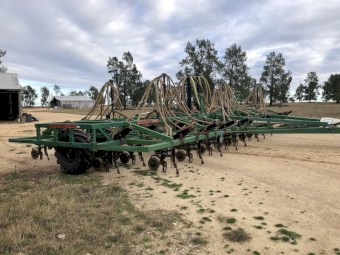 2009 12m Ausplow DBS Bar with 9000L Air Cart
