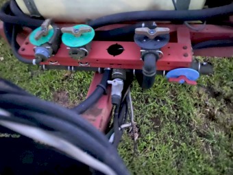 Hardi Commander 4224 Boom Spray.