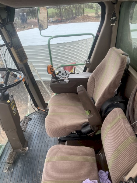 2005 John Deere 9760STS Header