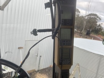 2005 John Deere 9760STS Header